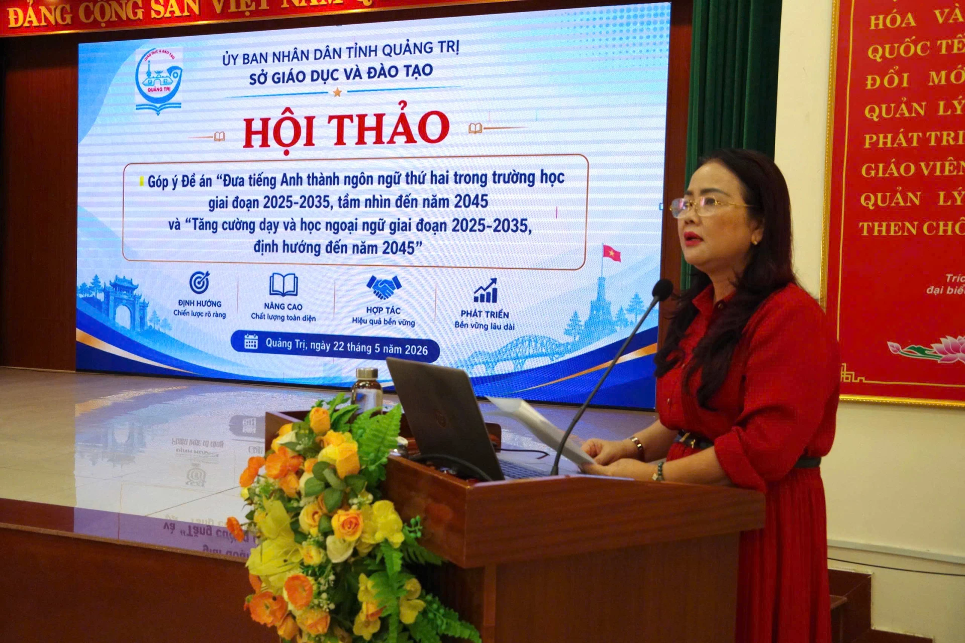 Đại diện lãn đạo Sở Giáo dục và Đào tạo phát biểu khai mạc hội thảo - Ảnh: Thùy Trang