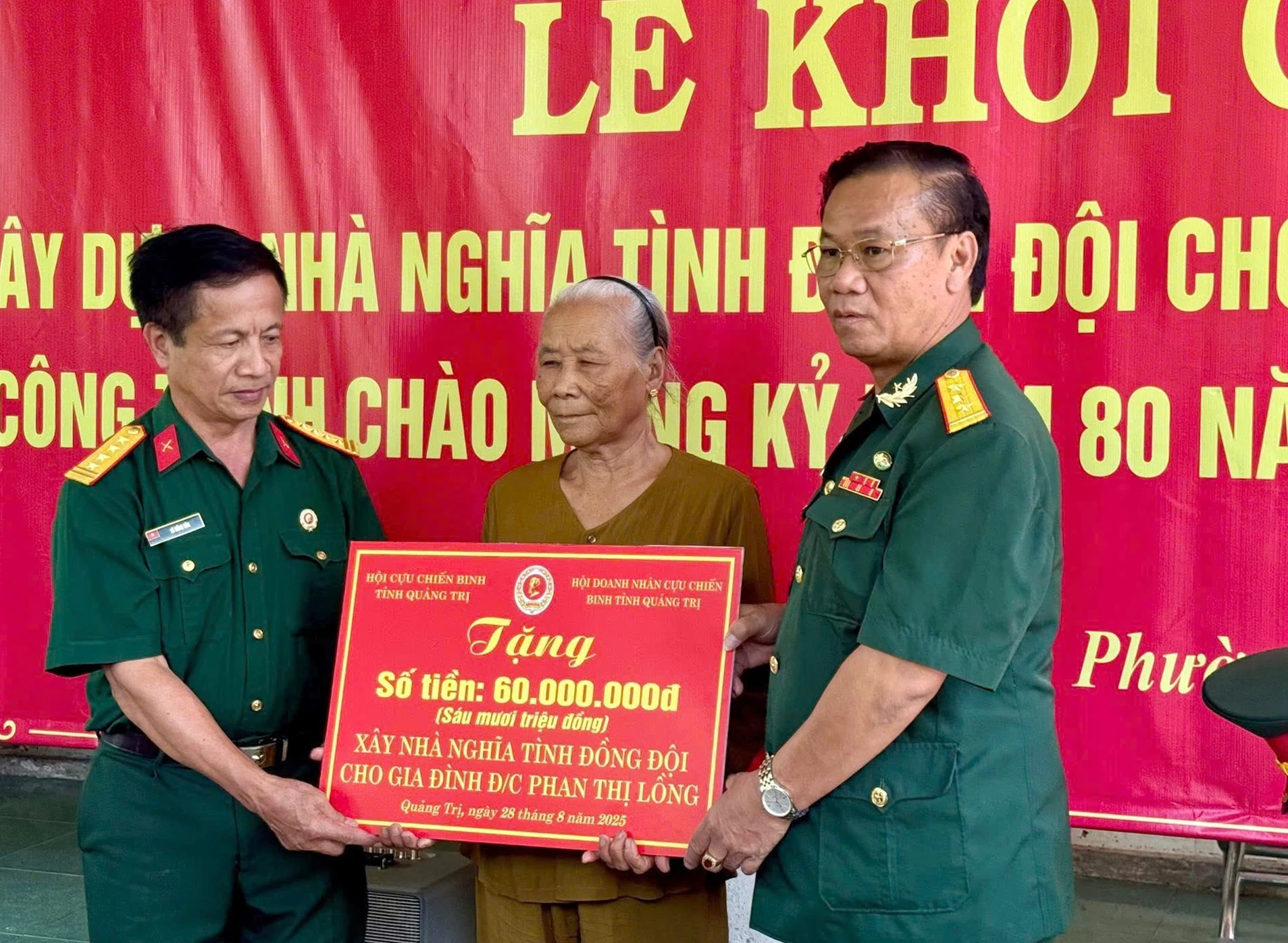 Khởi công làm nhà “Nghĩa tình đồng đội” cho CCB Phan Thị Lồng, năm 2025- Ảnh: T.L