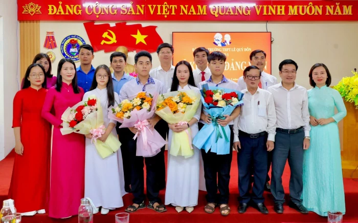 Tuổi trẻ vững niềm tin theo Đảng
