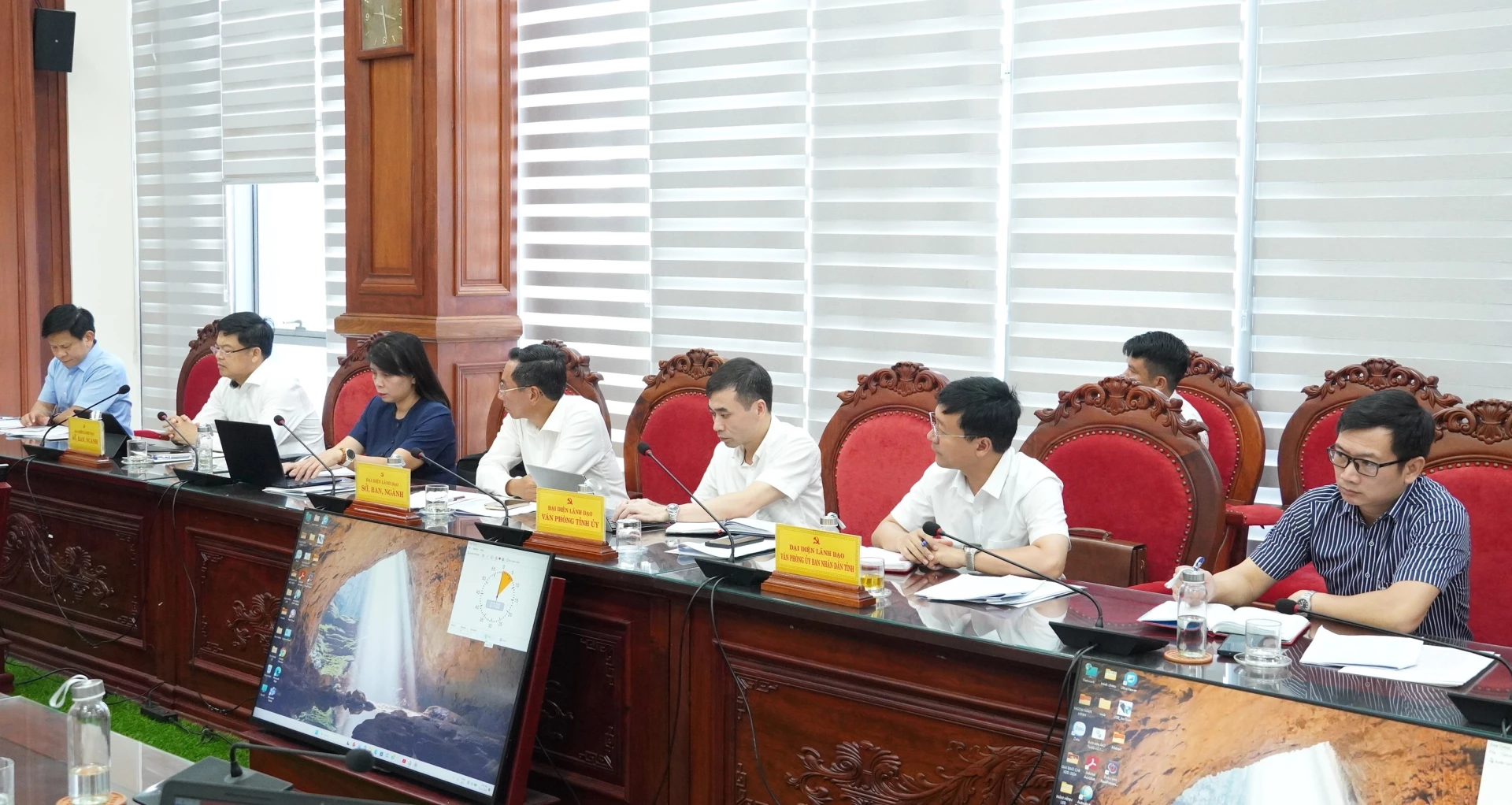 Đại biểu tham dự buổi làm việc - Ảnh: Q.V
