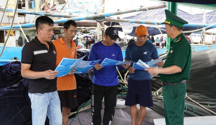 Đồng hành với ngư dân chống khai thác IUU