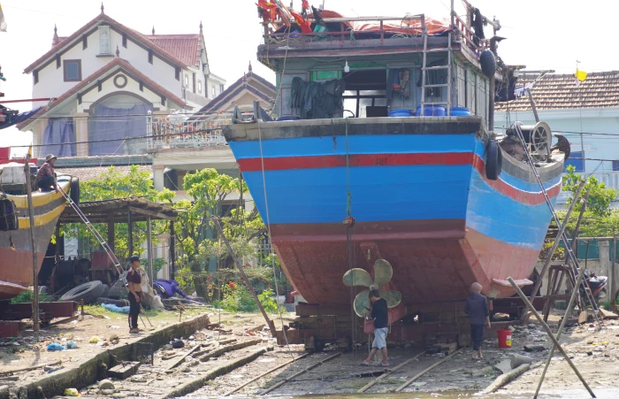 Xưởng sửa chữa tàu tự phát