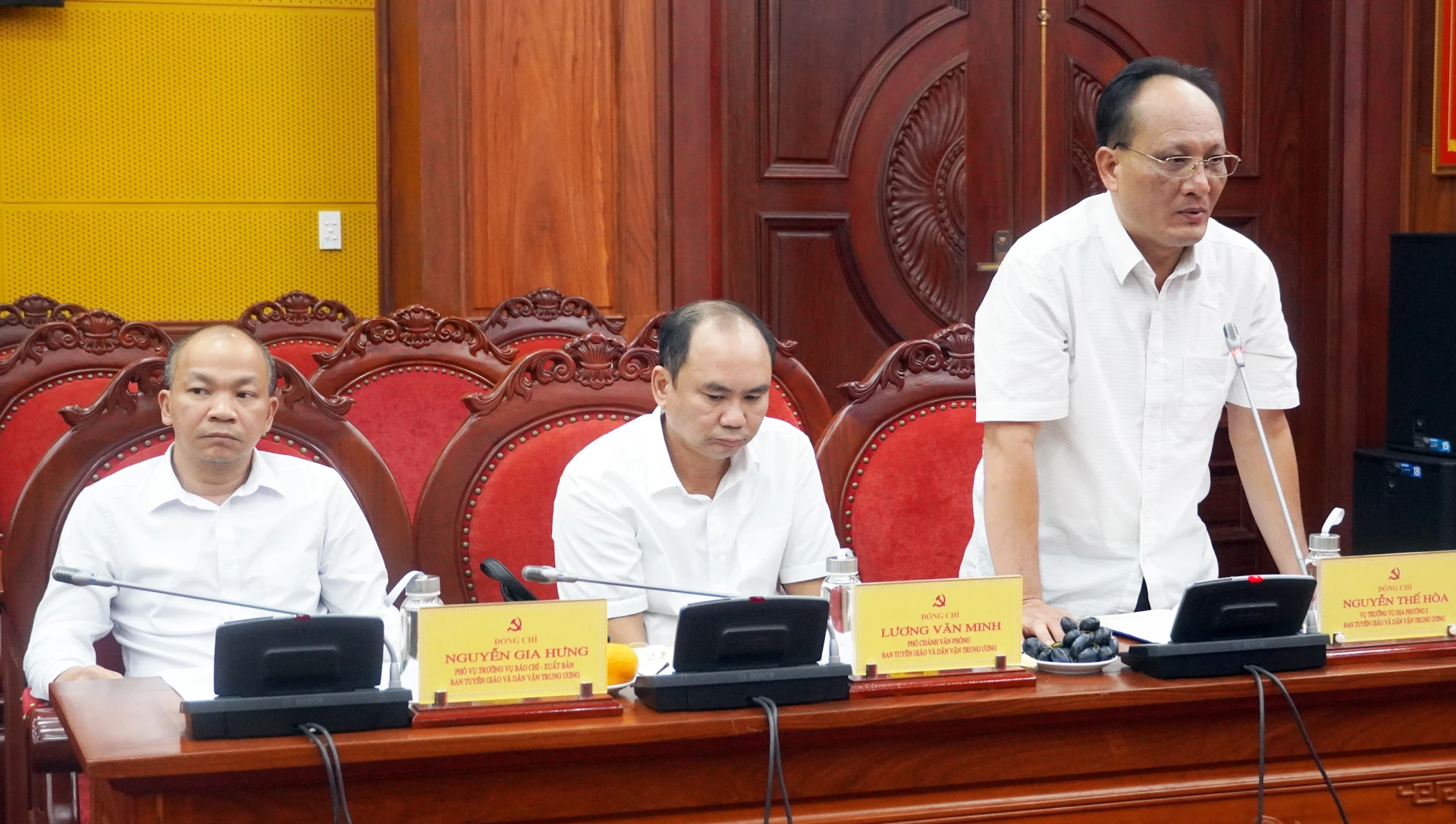 Thành viên đoàn khảo sát phát biểu tại buổi làm việc - Ảnh: N.M