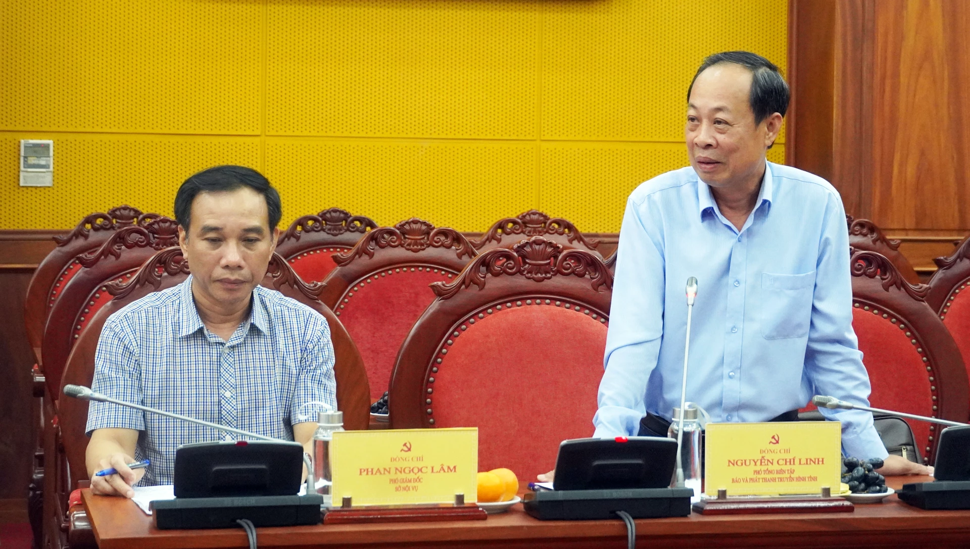 Đại biểu thảo luận tại buổi làm việc - Ảnh: N.M