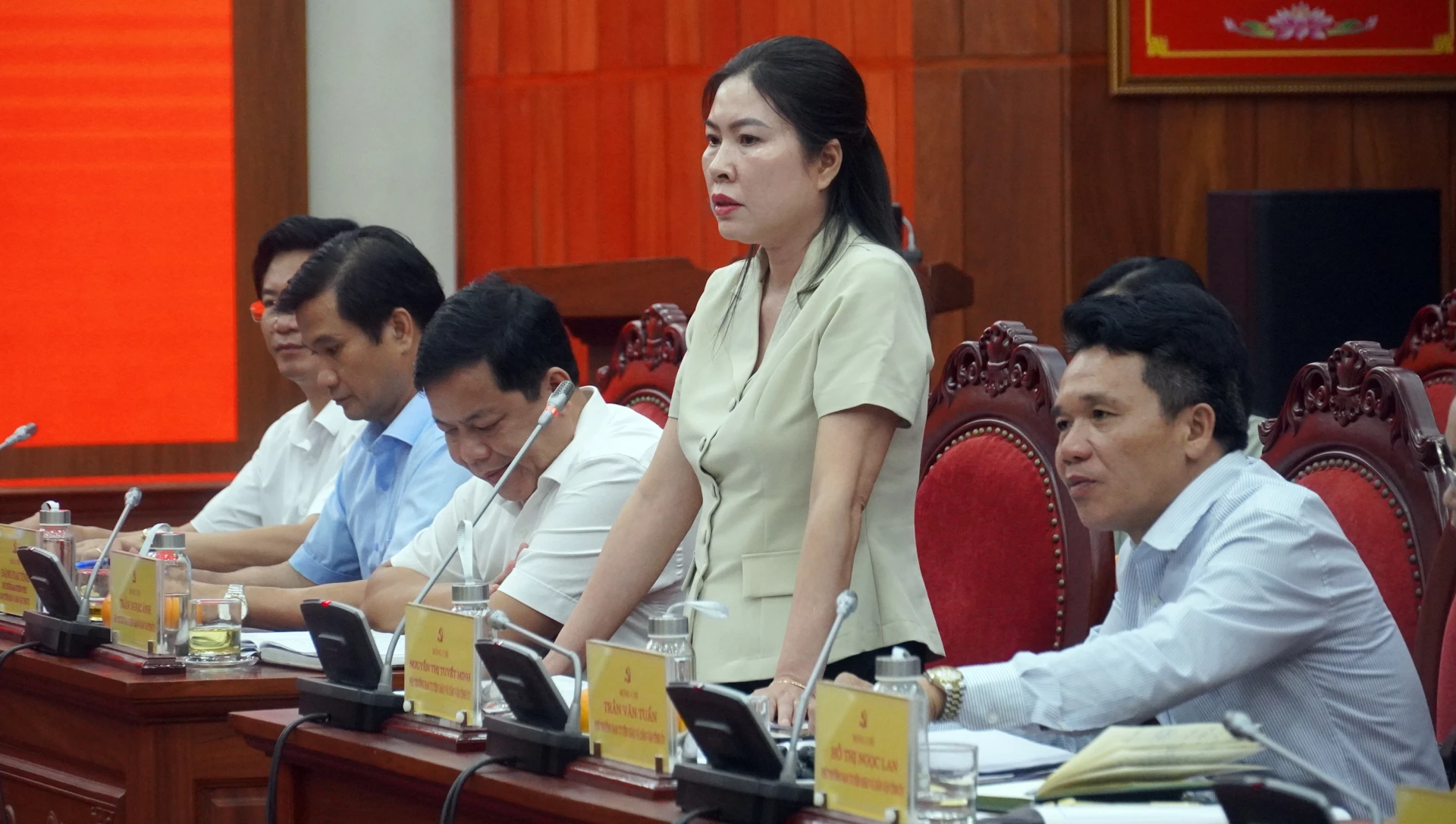 Lãnh đạo Ban TG và DV Tỉnh ủy trình bày báo cáo tại buổi làm việc - Ảnh: N.M