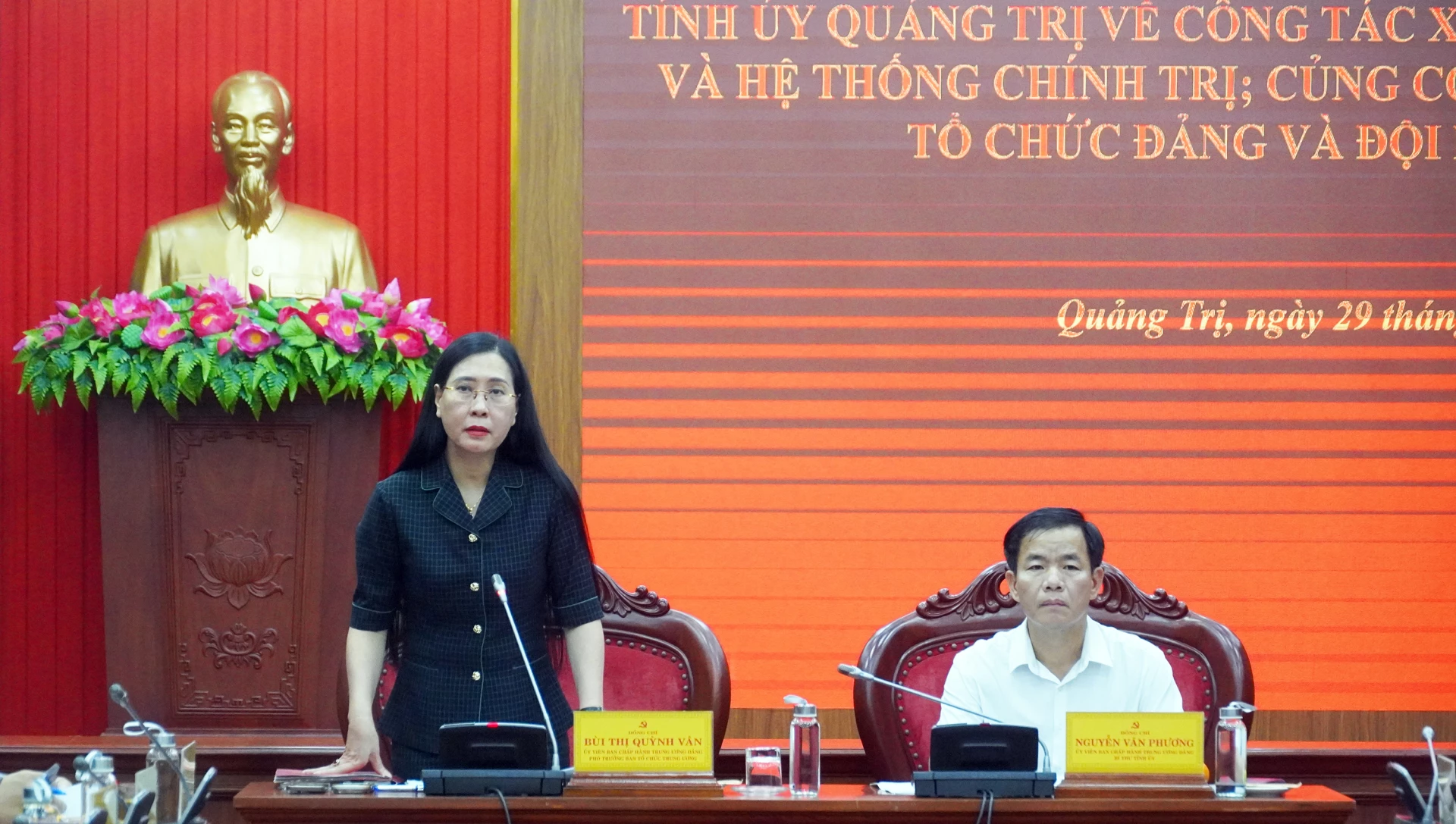 Đồng chí Bùi Thị Quỳnh Vân, Ủy viên Trung ương Đảng, Phó Trưởng ban Tổ chức Trung ương phát biểu tại buổi làm việc - Ảnh: N.M