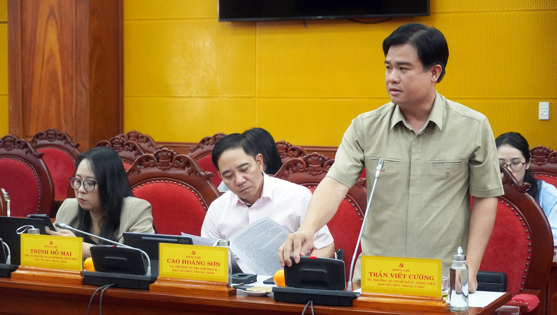 Đồng chí Trần Viết Cường, Vụ trưởng Vụ Cơ sở đảng, đảng viên, Ban Tổ chức Trung ương phát biểu tại buổi làm việc - Ảnh: N.M