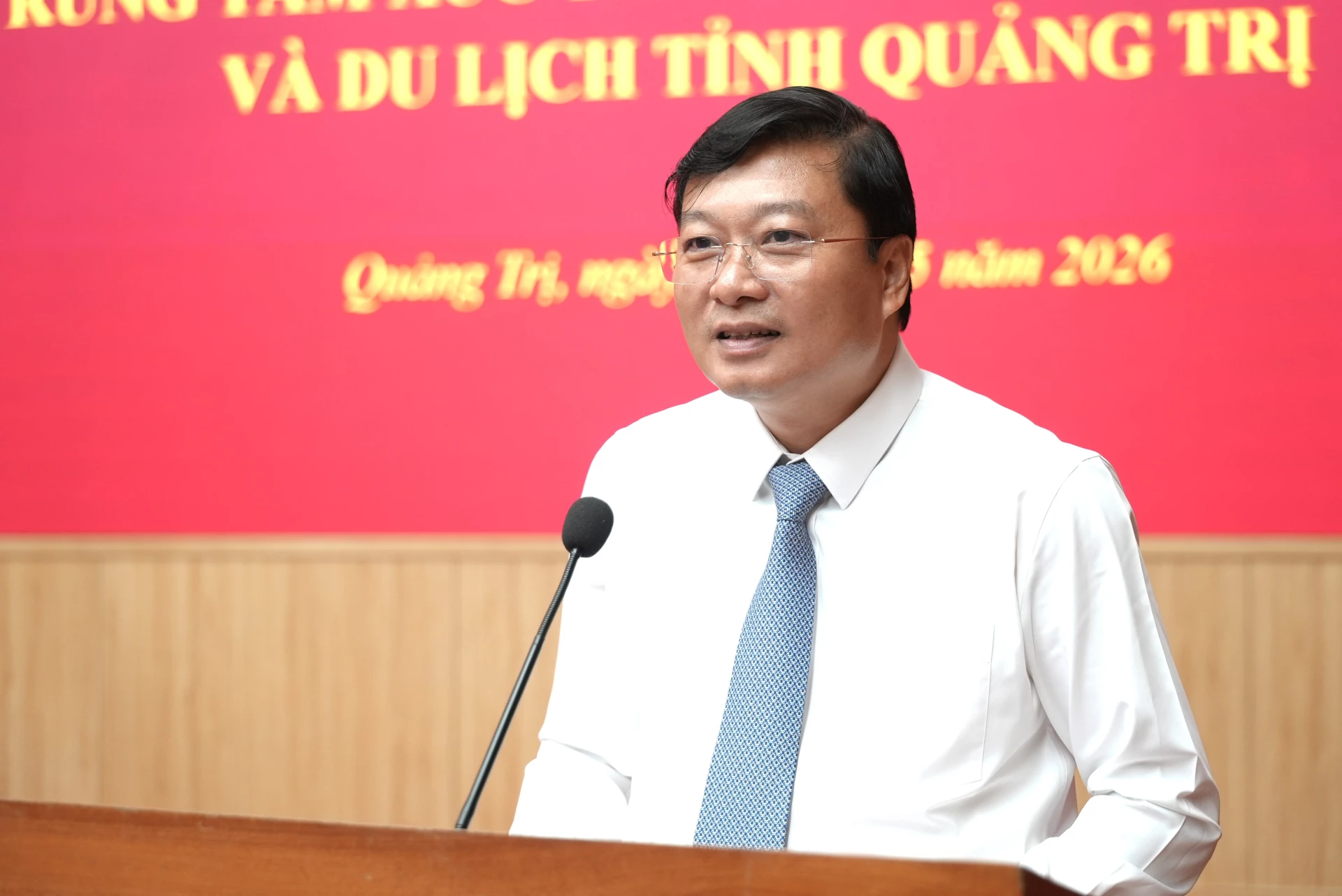 Đồng chí Lê Hồng Vinh, Chủ tịch UBND tỉnh phát biểu tại hội nghị - Ảnh: T.Đ