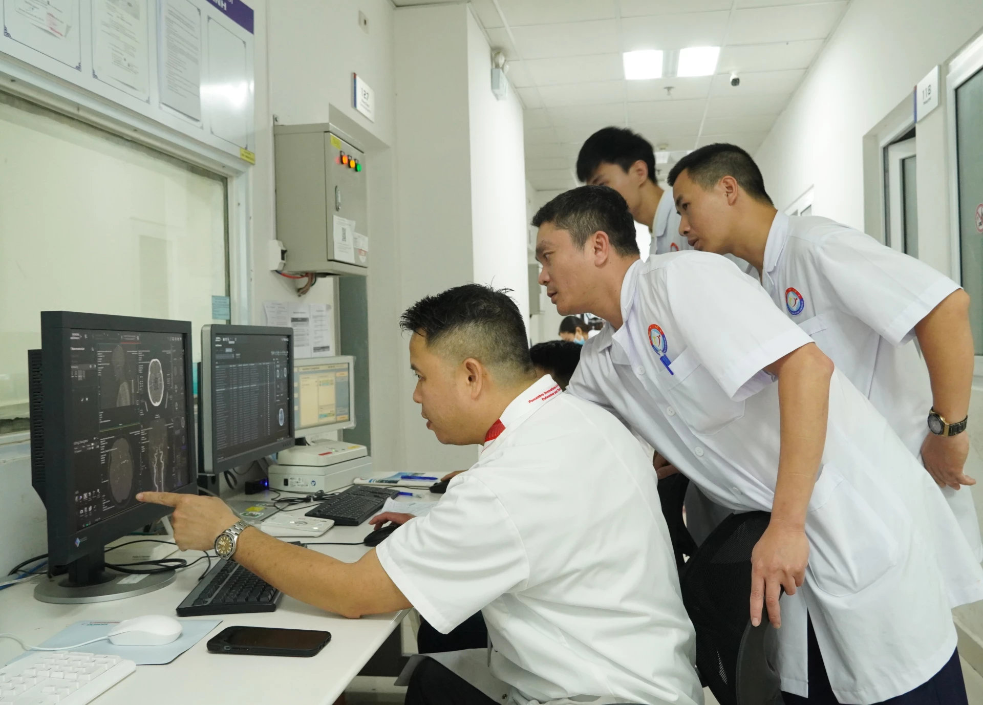 AI hỗ trợ các bác sĩ chạy đua với thời gian, tăng cơ hội phục hồi cho bệnh nhân đột quỵ não-Ảnh: H.L