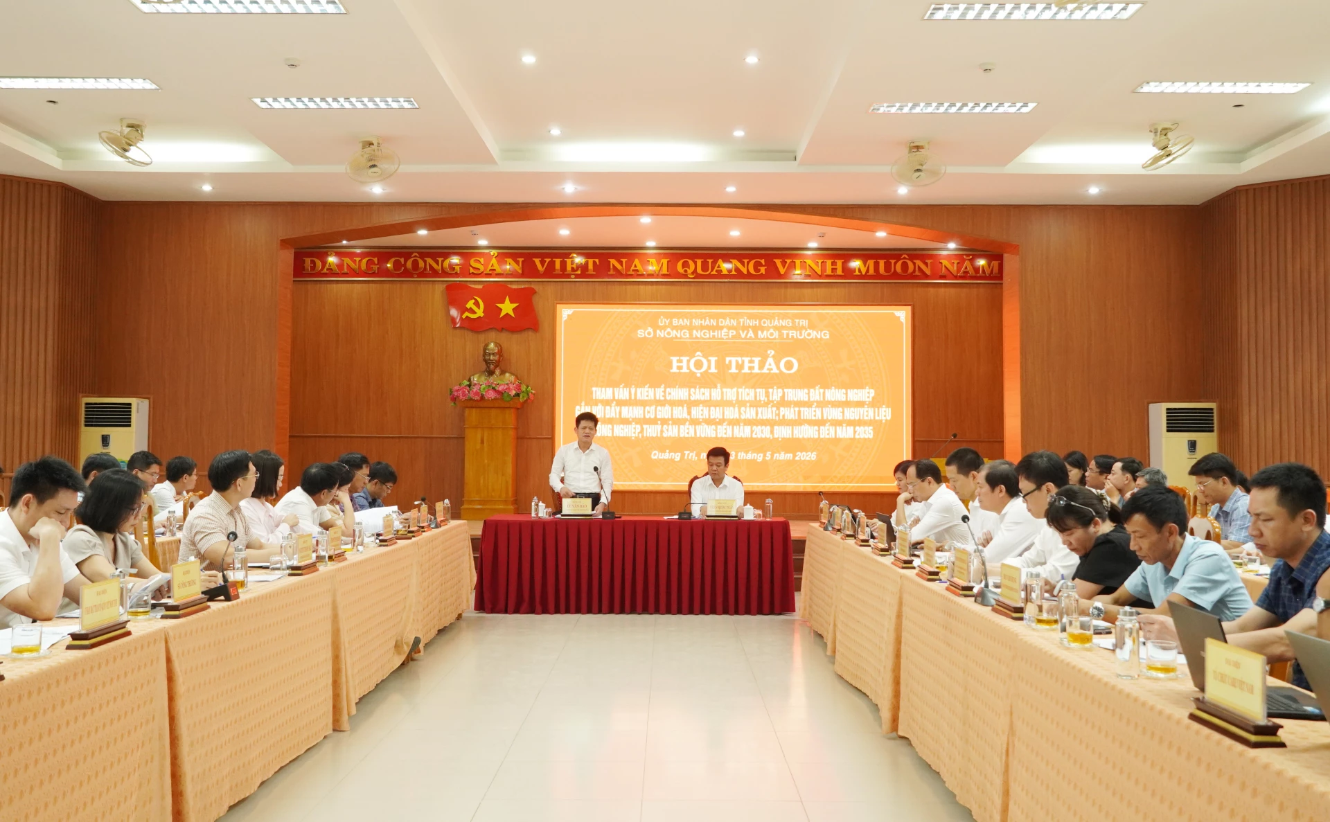 Hội thảo thu hút hơn 100 đại biểu tham gia - Ảnh: HL