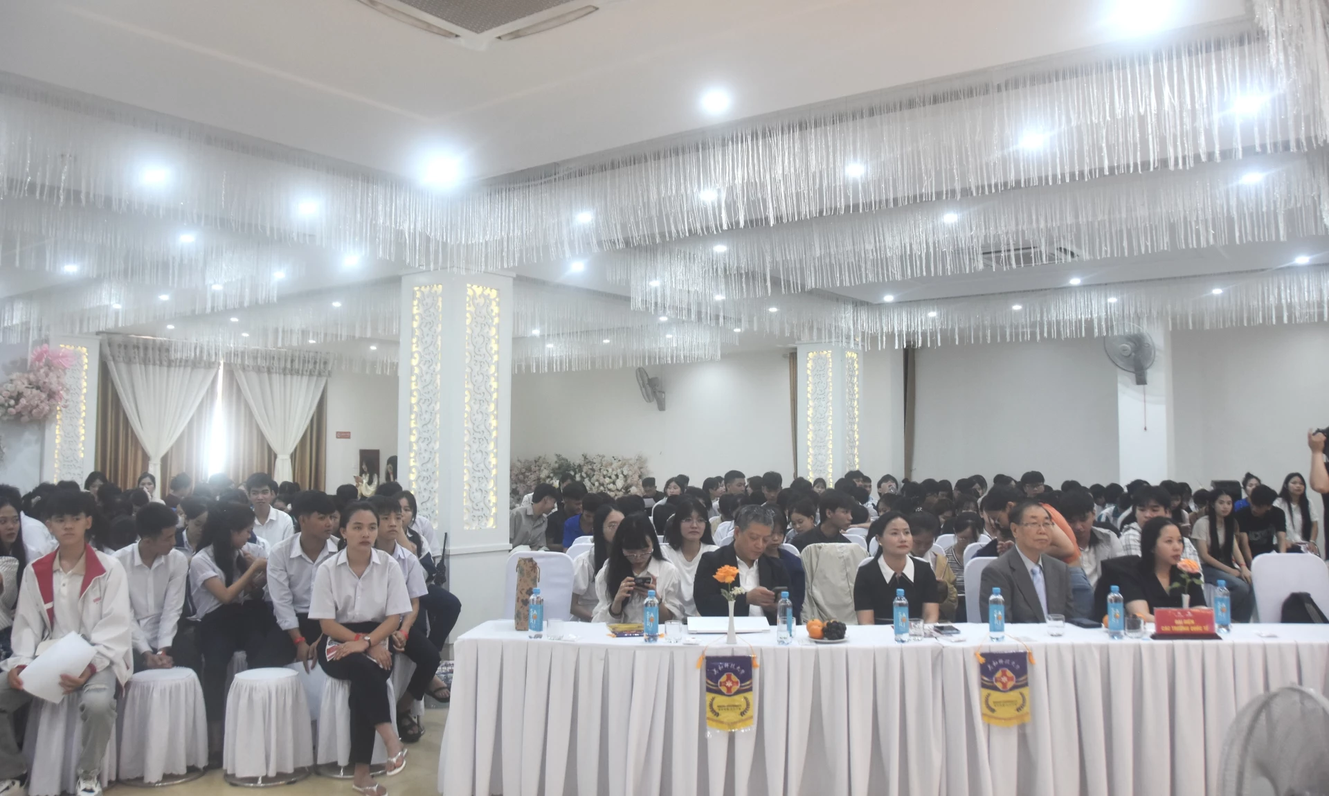 Các đại biểu là đối tác đến từ Nhật Bản, Đài Loan, Hàn Quốc tham dự hội thảo - Ảnh: ĐV