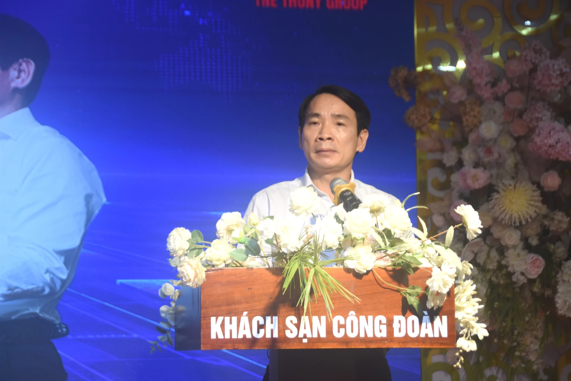 Lãnh đạo Sở Giáo dục và Đào tạo phát biểu tại hội thảo - Ảnh: ĐV