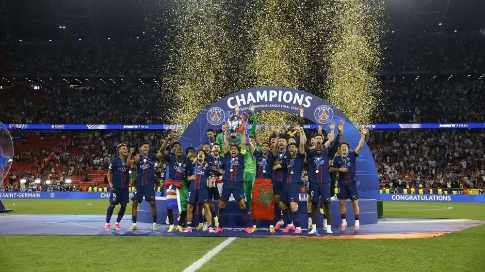 Các cầu thủ PSG ăn mừng chức vô địch C1 lần thứ hai liên tiếp. (Ảnh: PSG)
