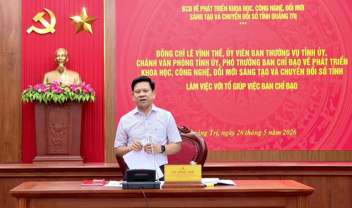 Đồng chí Lê Vĩnh Thế, Chánh Văn phòng Tỉnh ủy, Phó Trưởng ban Chỉ đạo tỉnh phát biểu kết luận tại buổi làm việc - Ảnh: H.N