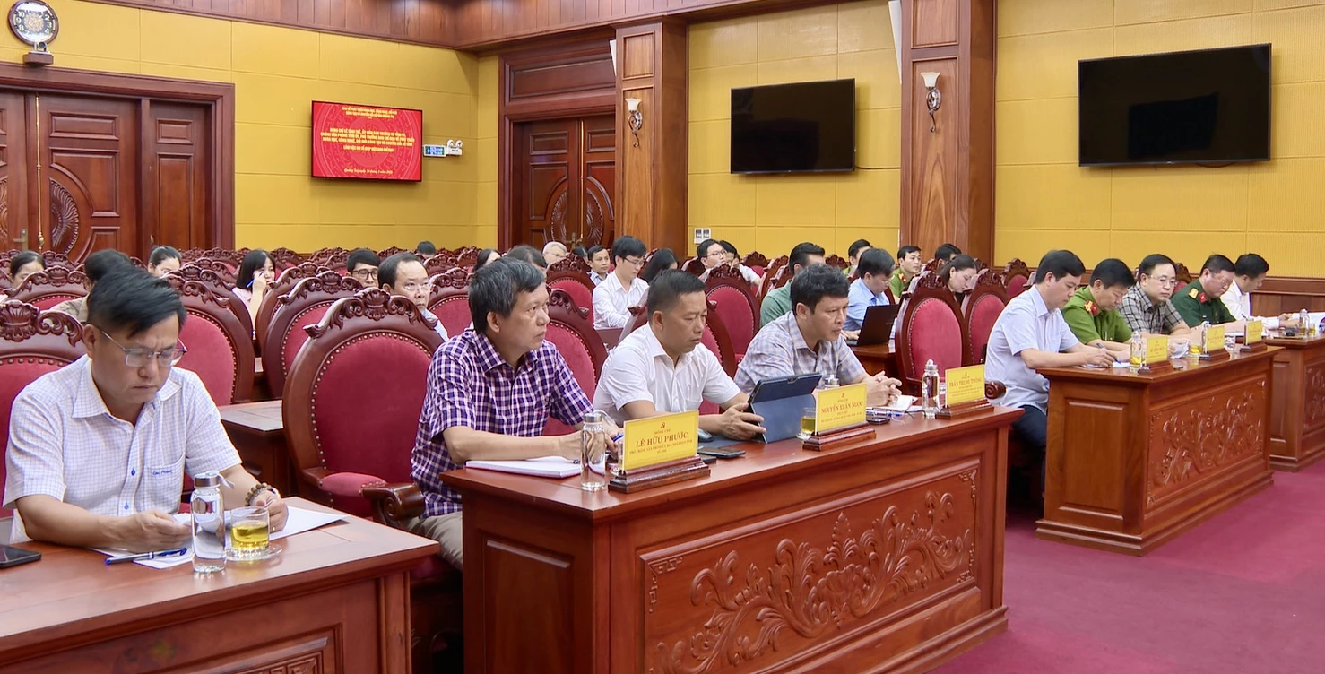 Các đại biểu dự buổi làm việc - Ảnh: H.N