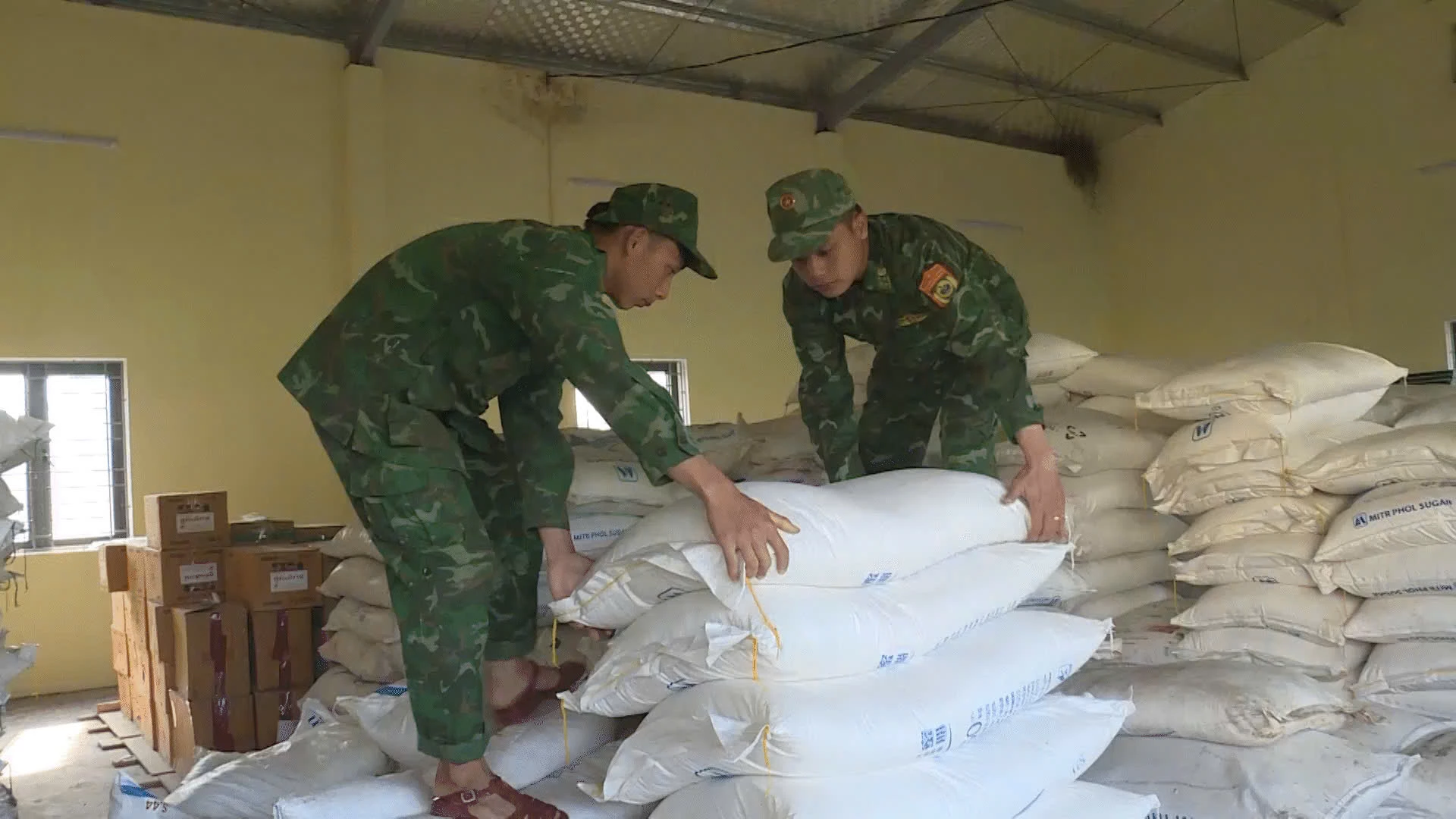 Quyết liệt ngăn chặn đường cát nhập lậu