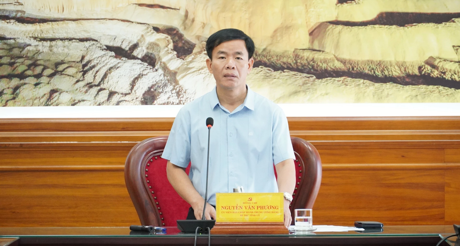 Đồng chí Nguyễn Văn Phương, Bí thư Tỉnh ủy yêu cầu mở đợt cao điểm 30 ngày tăng tốc cập nhật cơ sở dữ liệu đất đai - Ảnh: Q.V