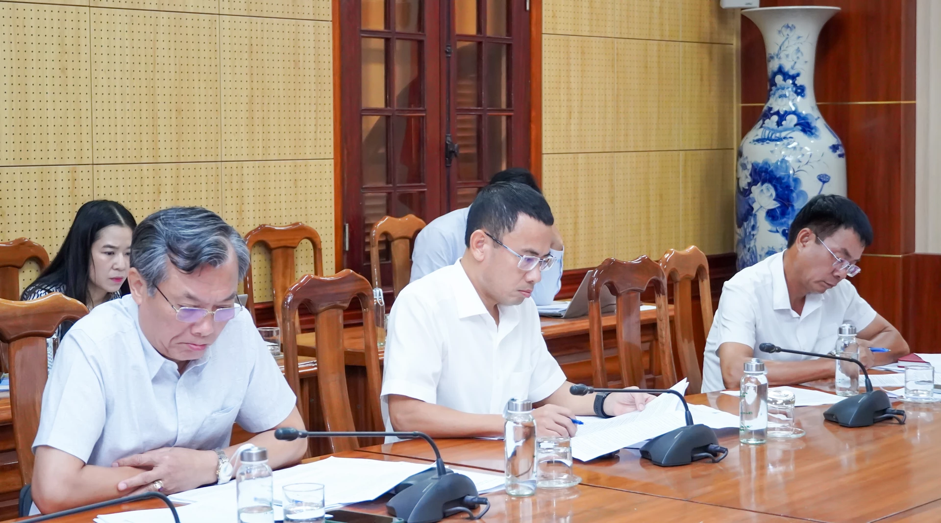 Các đại biểu tham dự cuộc họp - Ảnh: N.H