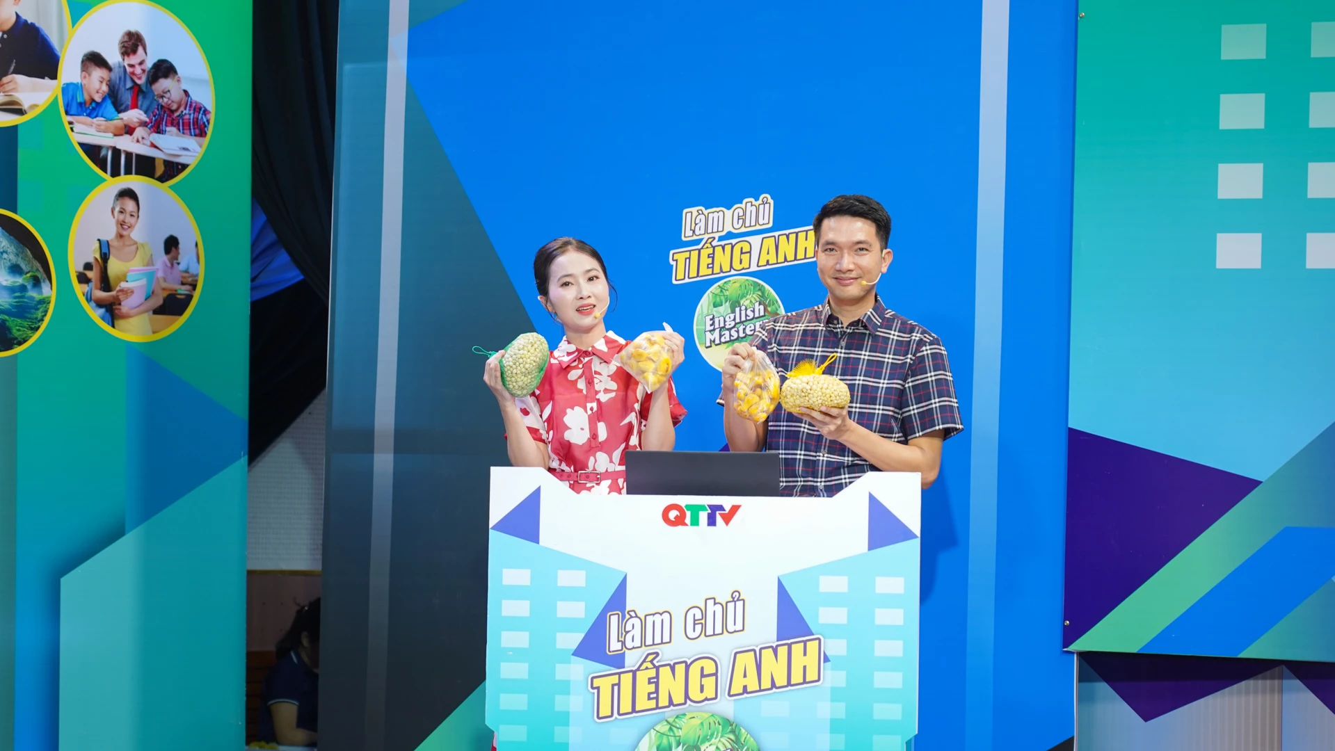 Nhiều sản phẩm handmade, đặc sản địa phương được các thí sinh mang đến cuộc thi để giới thiệu, quảng bá - Ảnh: L.T
