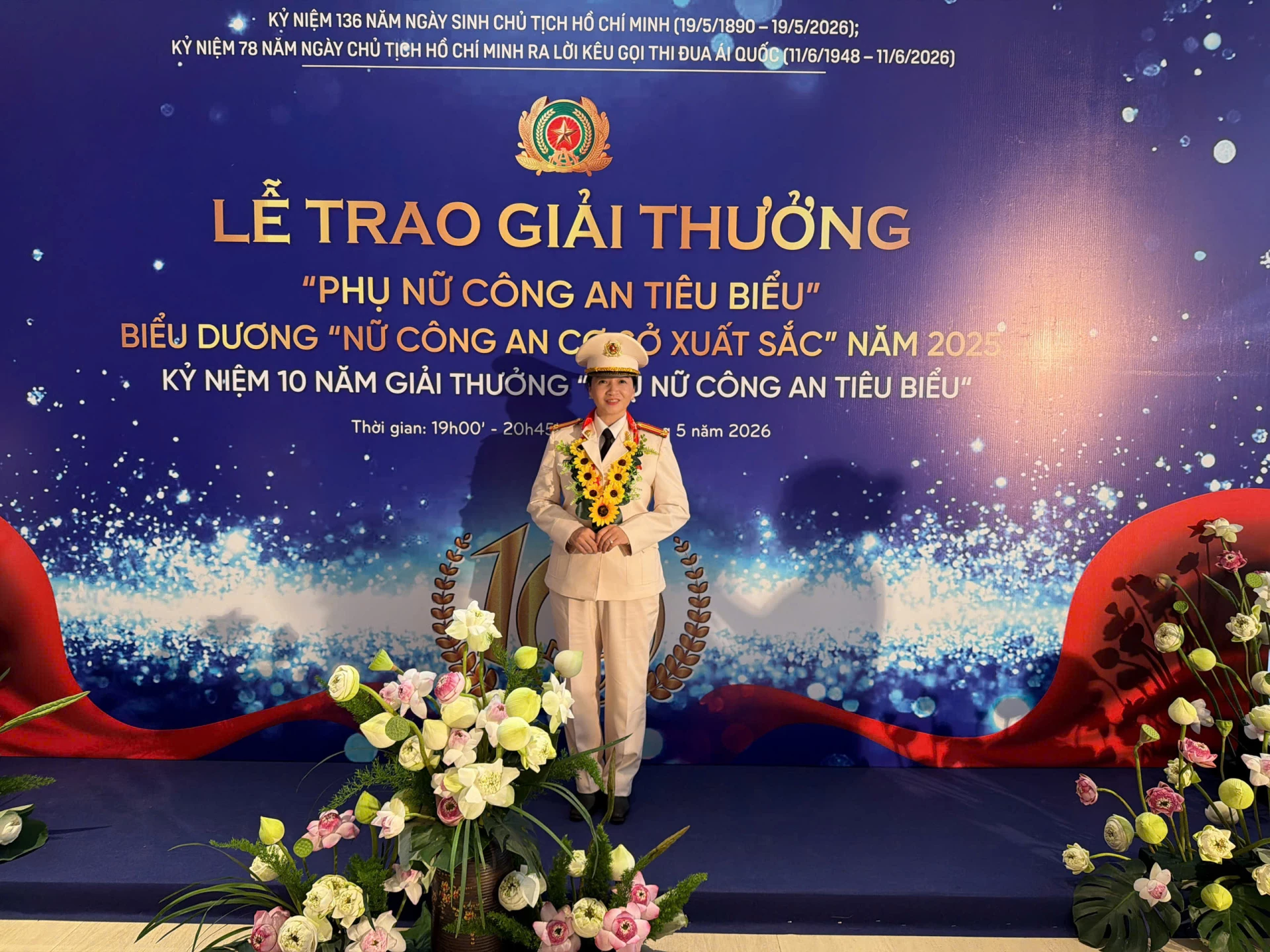 Trung tá Nguyễn Thị Thu Thảo, Phó Trưởng Công an xã Vĩnh Hoàng vinh dự được Bộ Công an tuyên dương “Nữ Công an cơ sở xuất sắc” năm 2025-Ảnh: NVCC