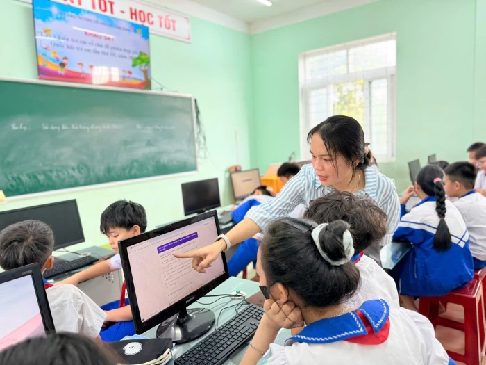 'Cánh én hồng' nơi vùng cao Khe Sanh
