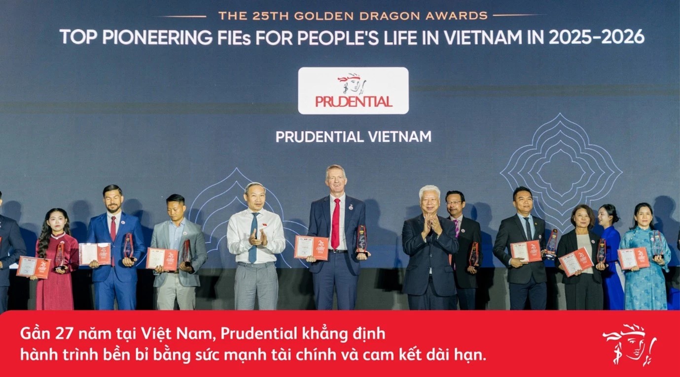 Đại diện Prudential Việt Nam tham dự nhận giải thưởng