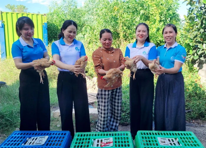 'Cần câu sinh kế' giúp phụ nữ