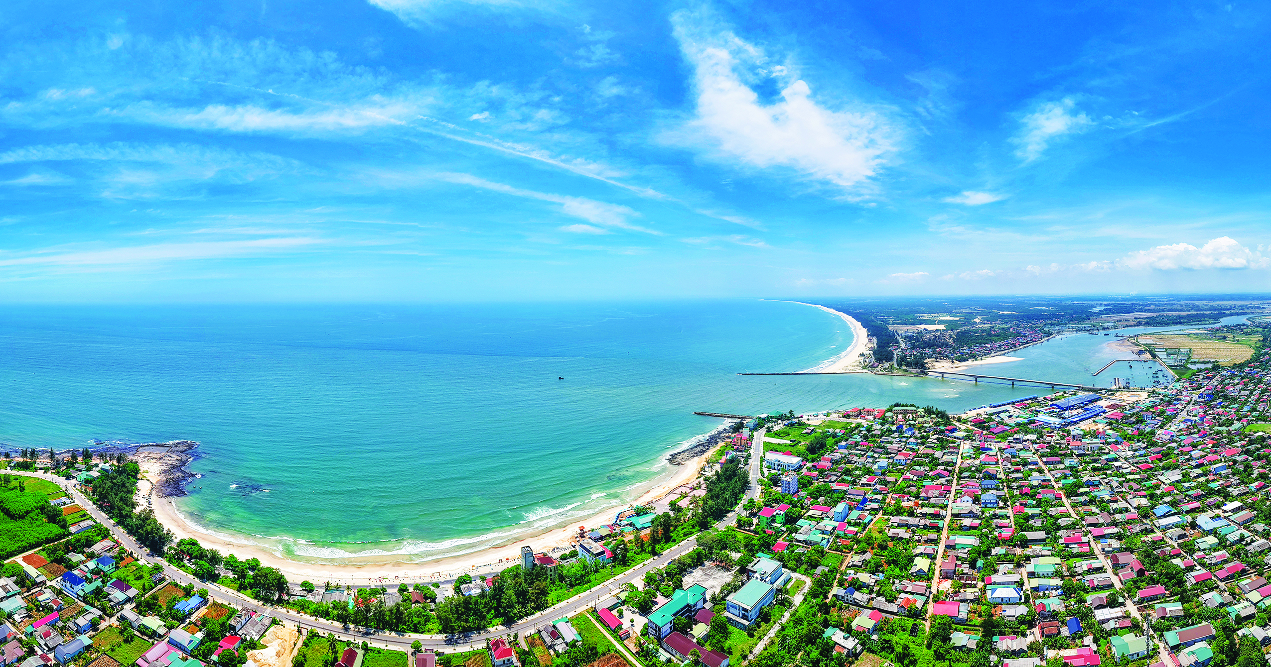 Toàn cảnh Cửa Tùng