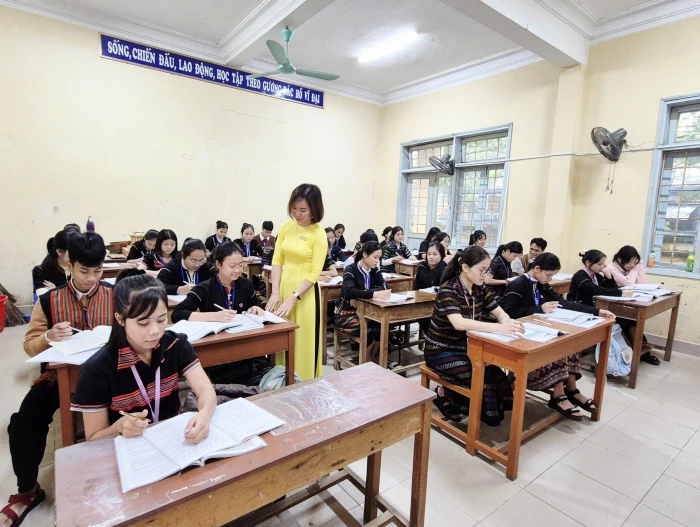 Khơi dậy tình yêu văn hóa dân tộc qua sắc màu thổ cẩm