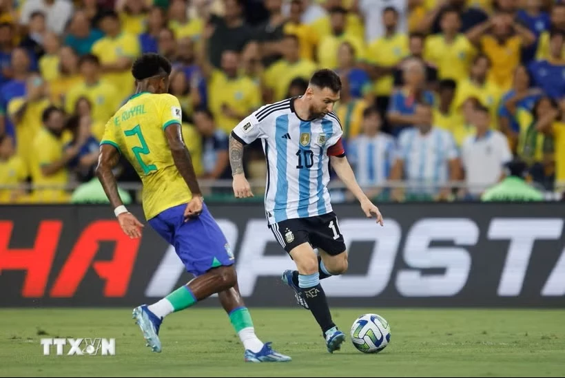 Lionel Messi đứng trước cơ hội tham dự kỳ World Cup thứ 6 trong sự nghiệp. (Ảnh: AFP/TTXVN)
