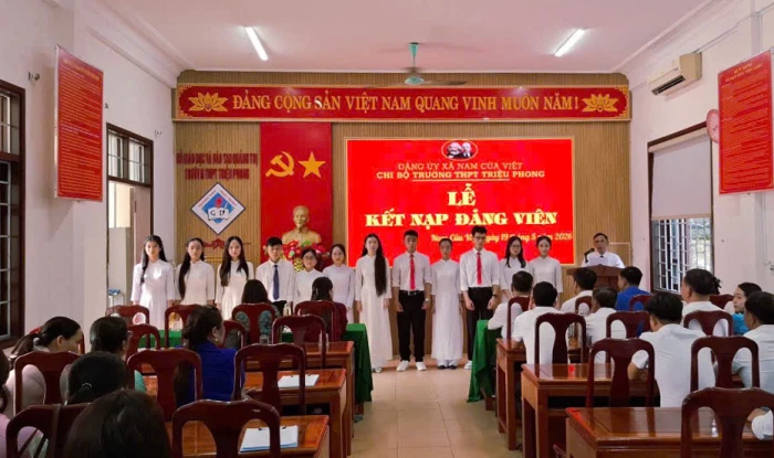 Xung kích xây dựng quê hương