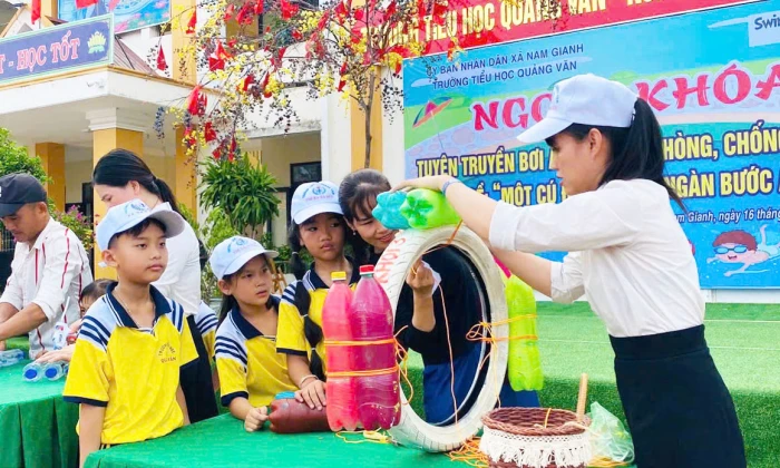 Mùa hè và kỹ năng bơi an toàn