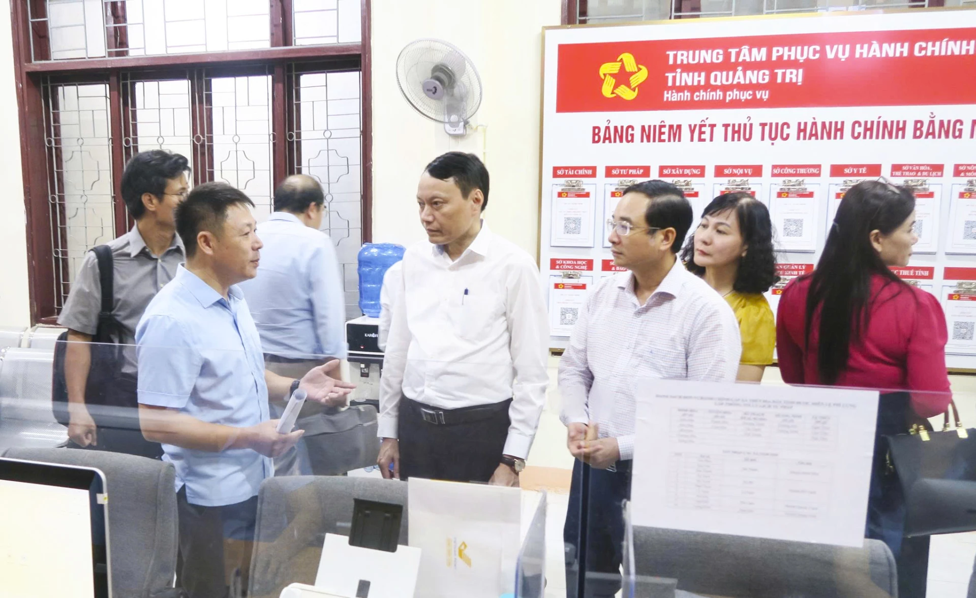  Đoàn công tác của Bộ Khoa học và Công nghệ làm việc với tỉnh Quảng Trị về vận hành bộ máy chính quyền địa phương. Ảnh: Sở KHCN