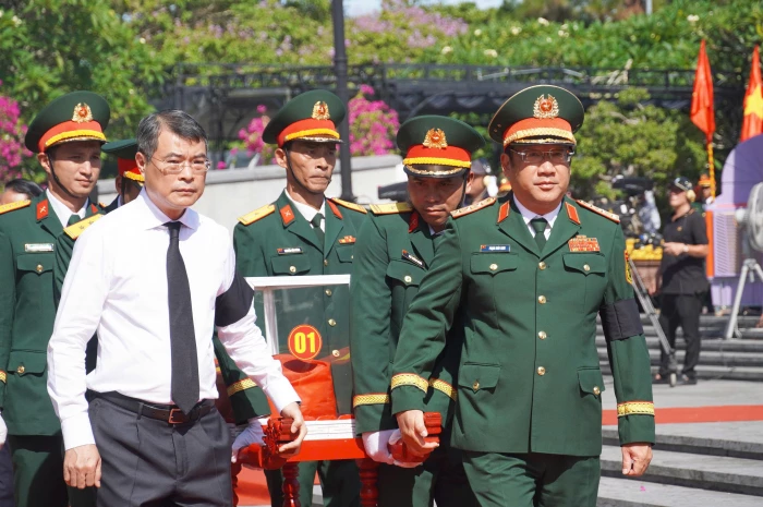 Thủ tướng Chính phủ Lê Minh Hưng dự lễ truy điệu, an táng hài cốt liệt sĩ quân tình nguyện và chuyên gia Việt Nam hy sinh tại Lào