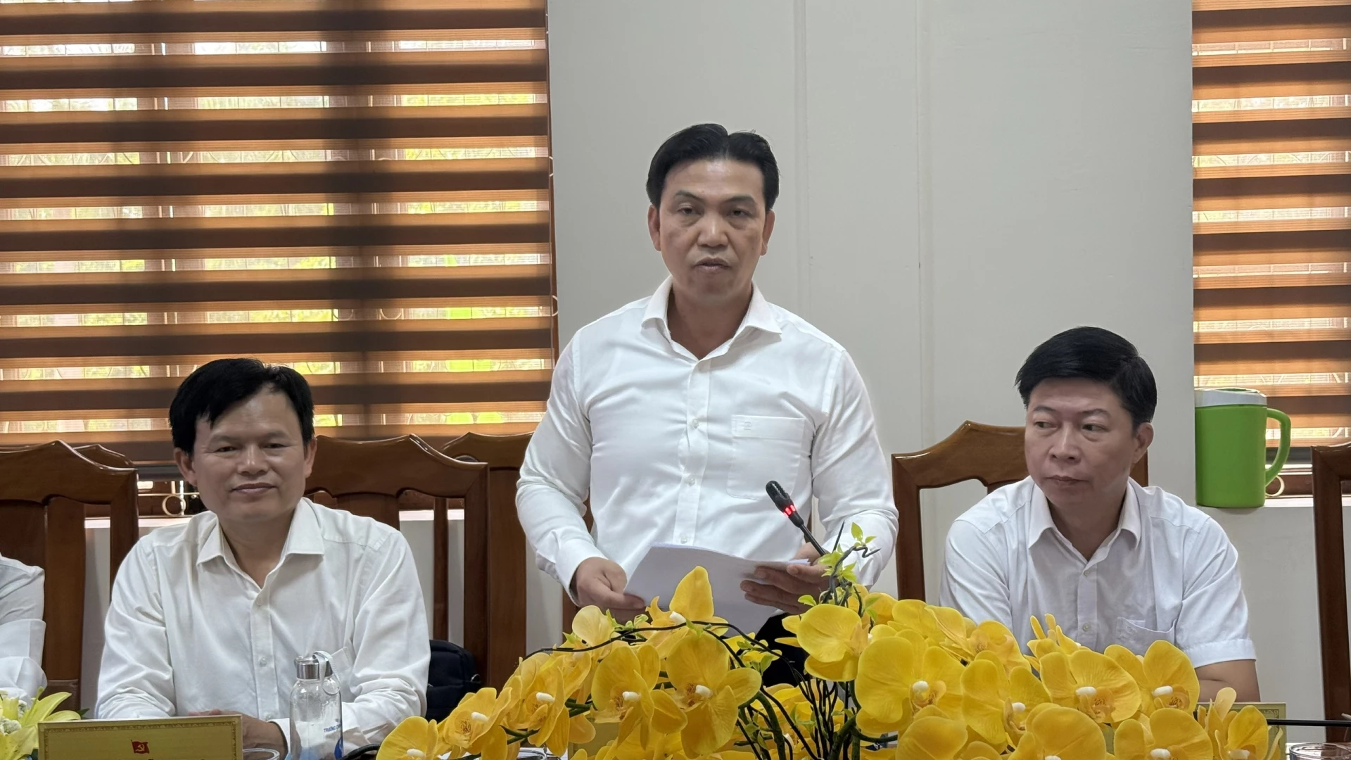 Đại biểu tham luận - Ảnh: NL