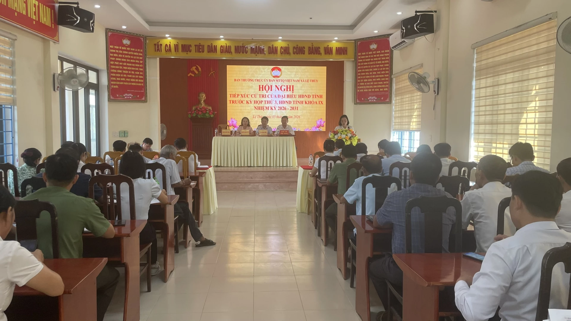Quang cảnh buổi tiếp xúc - Ảnh: L.T