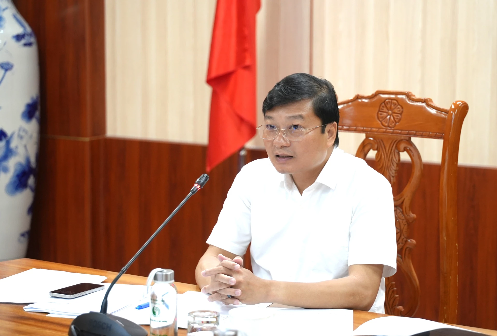 Đồng chí Lê Hồng Vinh, Chủ tịch UBND tỉnh chủ trì buổi làm việc - Ảnh: T.Đ