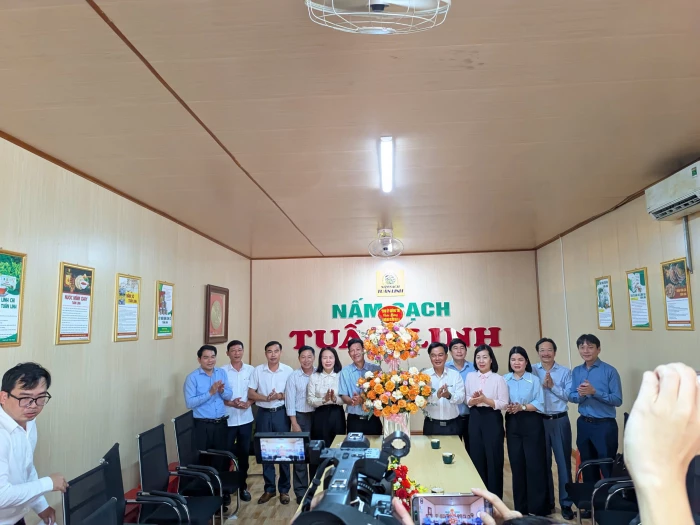 Phát triển kinh tế tập thể, tích cực góp phần bảo vệ nền tảng tư tưởng của Đảng