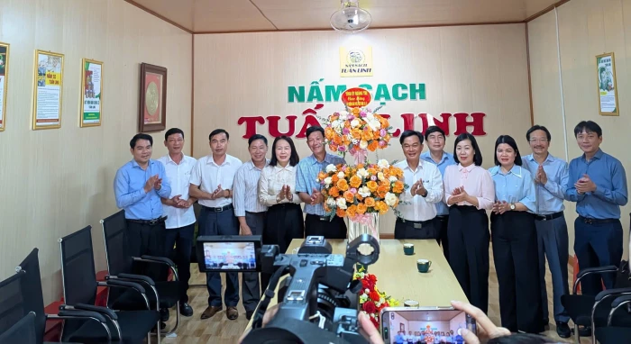 Phát triển kinh tế tập thể, tích cực góp phần bảo vệ nền tảng tư tưởng của Đảng