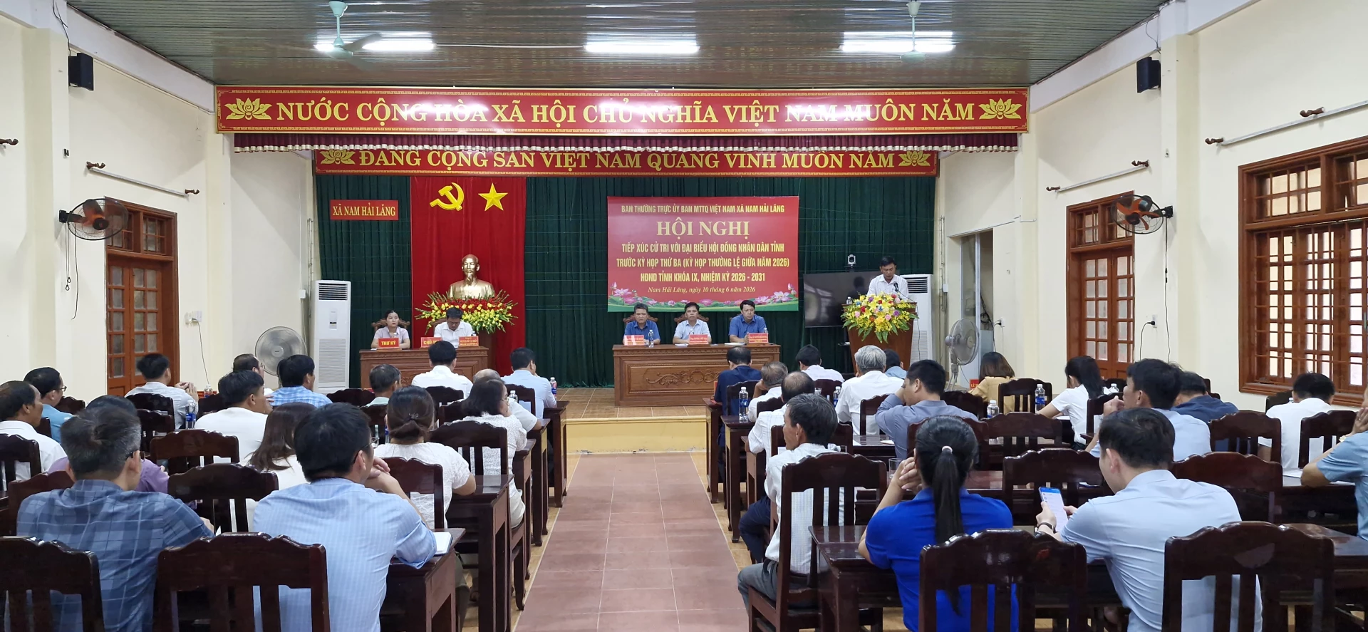 Quang cảnh buổi tiếp xúc cử tri - Ảnh: Q.N