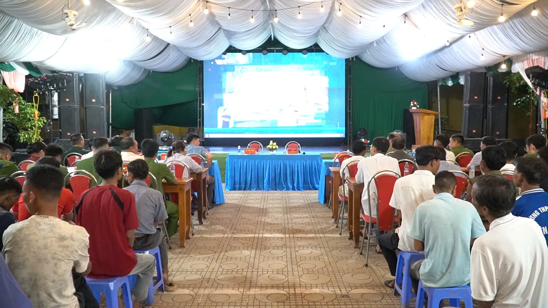 Toàn cảnh hội nghị - Ảnh: NM 