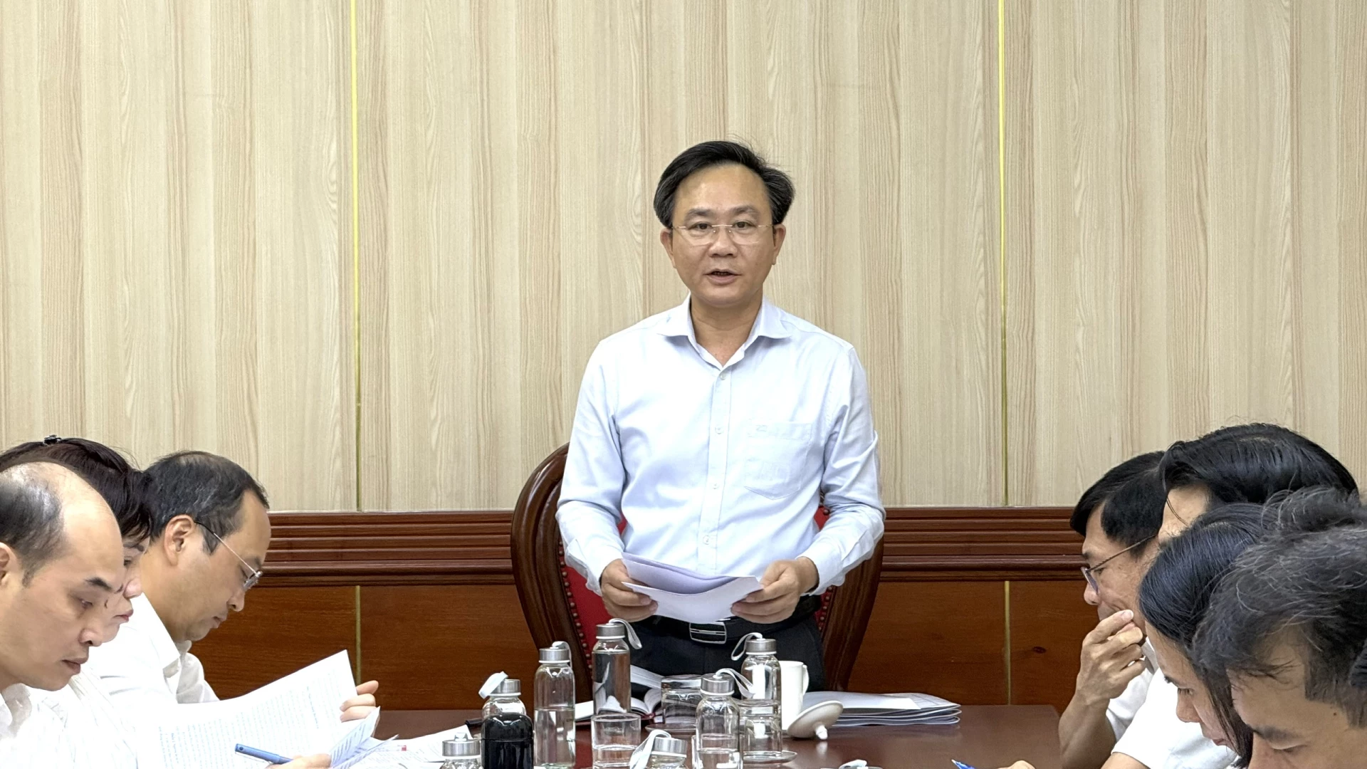 Đồng chí Hoàng Xuân Tân, Phó Chủ tịch UBND tỉnh kết luận buổi làm việc - Ảnh: NL