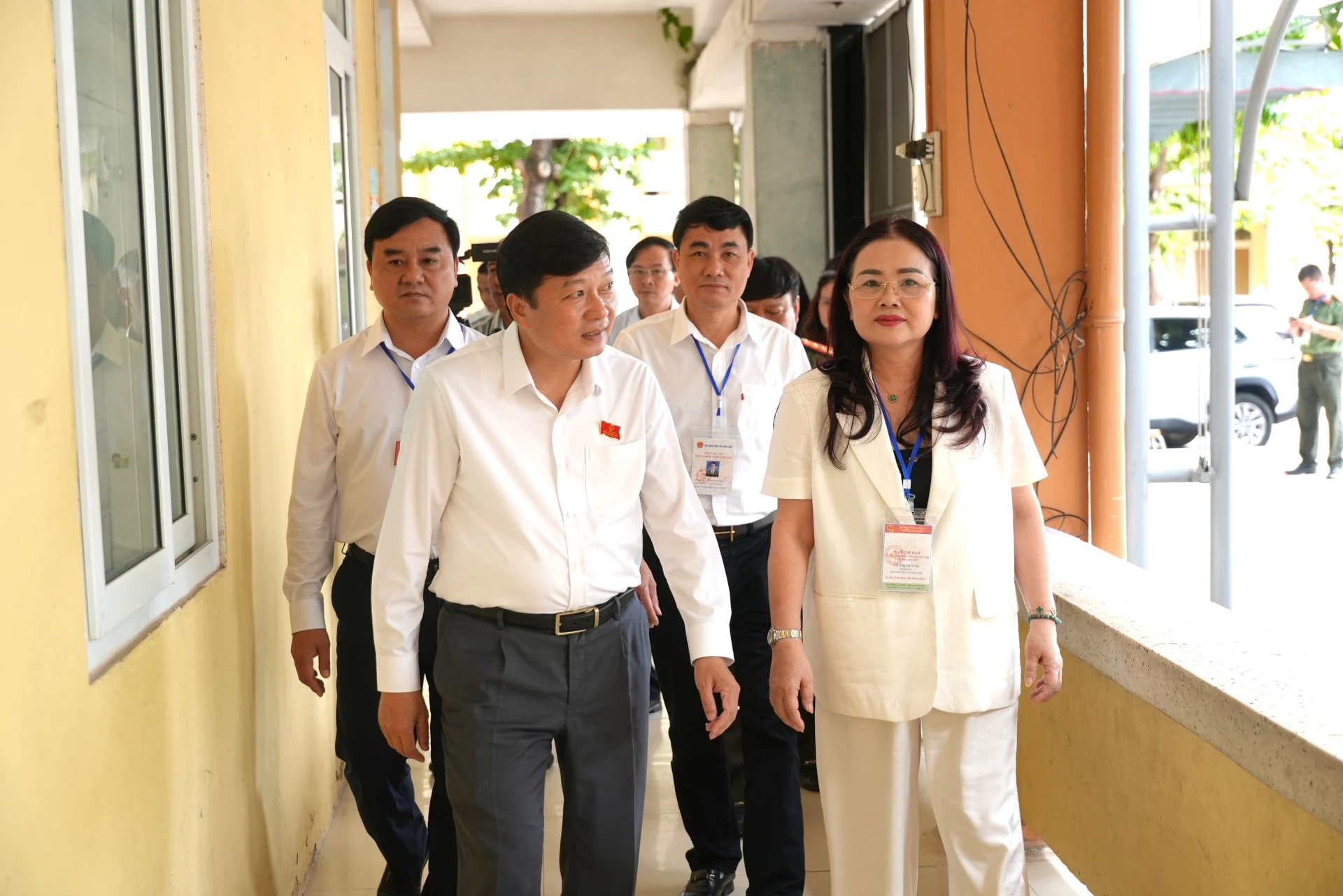 Đồng chí Lê Hồng Vinh, Chủ tịch UBND tỉnh ghi nhận sự chủ động của ngành Giáo dục và Đào tạo trong công tác chuẩn bị cho kỳ thi - Ảnh: T.Đ