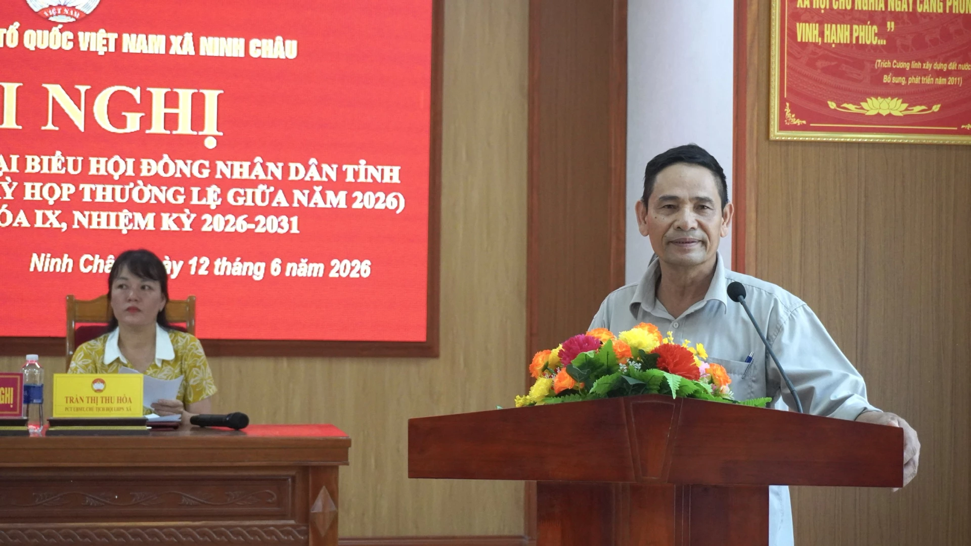 Cử tri phát biểu ý kiến - Ảnh: H.T