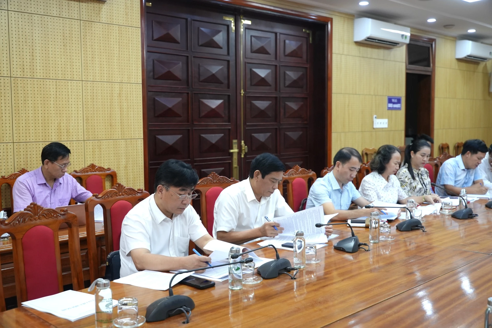 Các đại biểu tham dự buổi làm việc - Ảnh: T.Đ