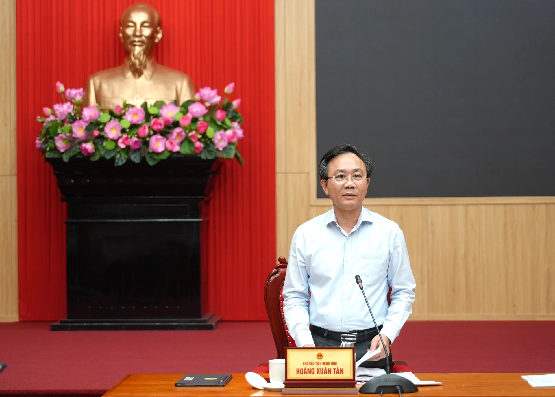 Đồng chí Hoàng Xuân Tân, Phó Chủ tịch UBND tỉnh phát biểu tại buổi làm việc - Ảnh: T.Đ