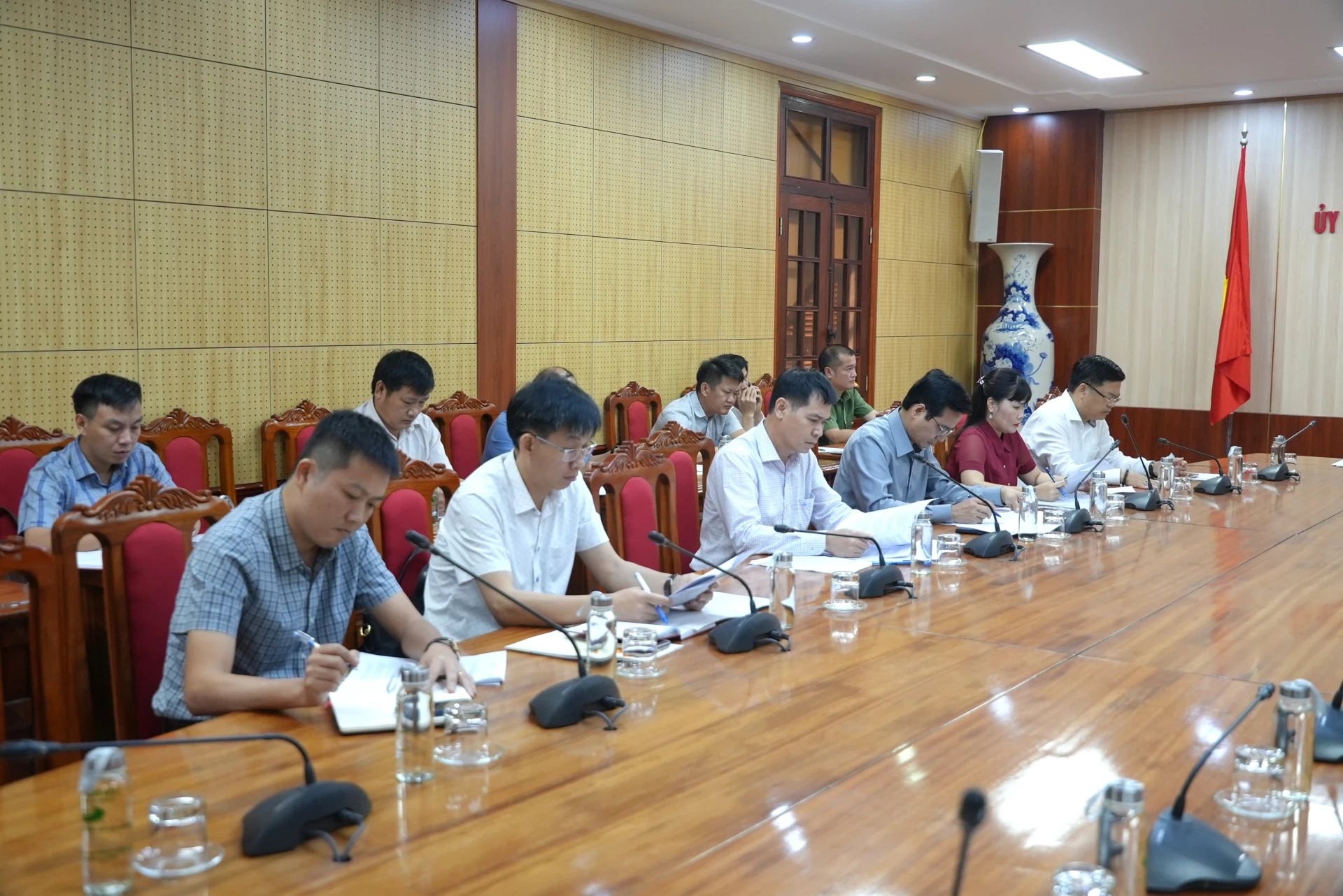 Các đại biểu tham dự buổi làm việc - Ảnh: T.Đ