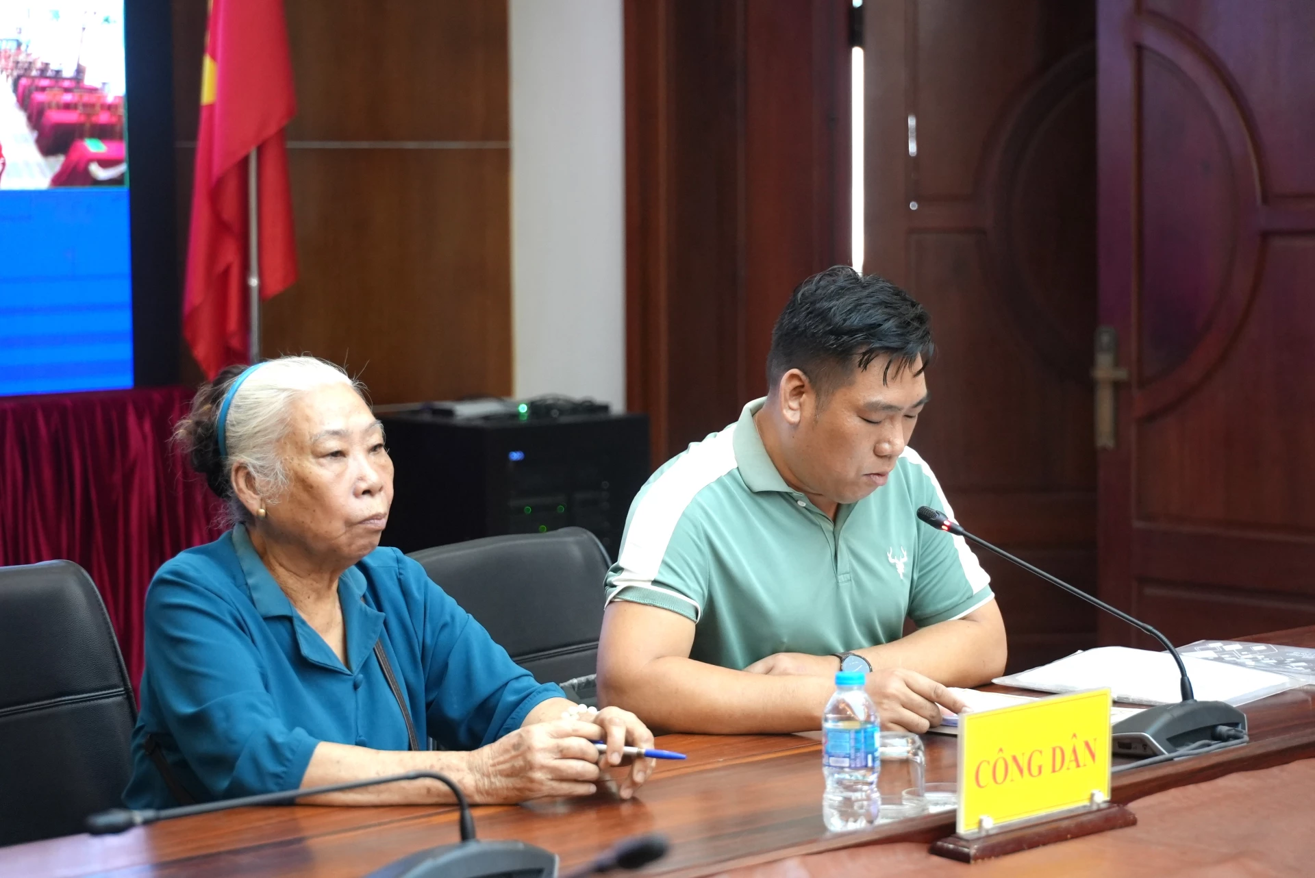 Công dân tham gia phiên tiếp dân của đồng chí Lê Hồng Vinh, Phó Bí thư Tỉnh ủy, Chủ tịch UBND tỉnh - Ảnh: T.Đ