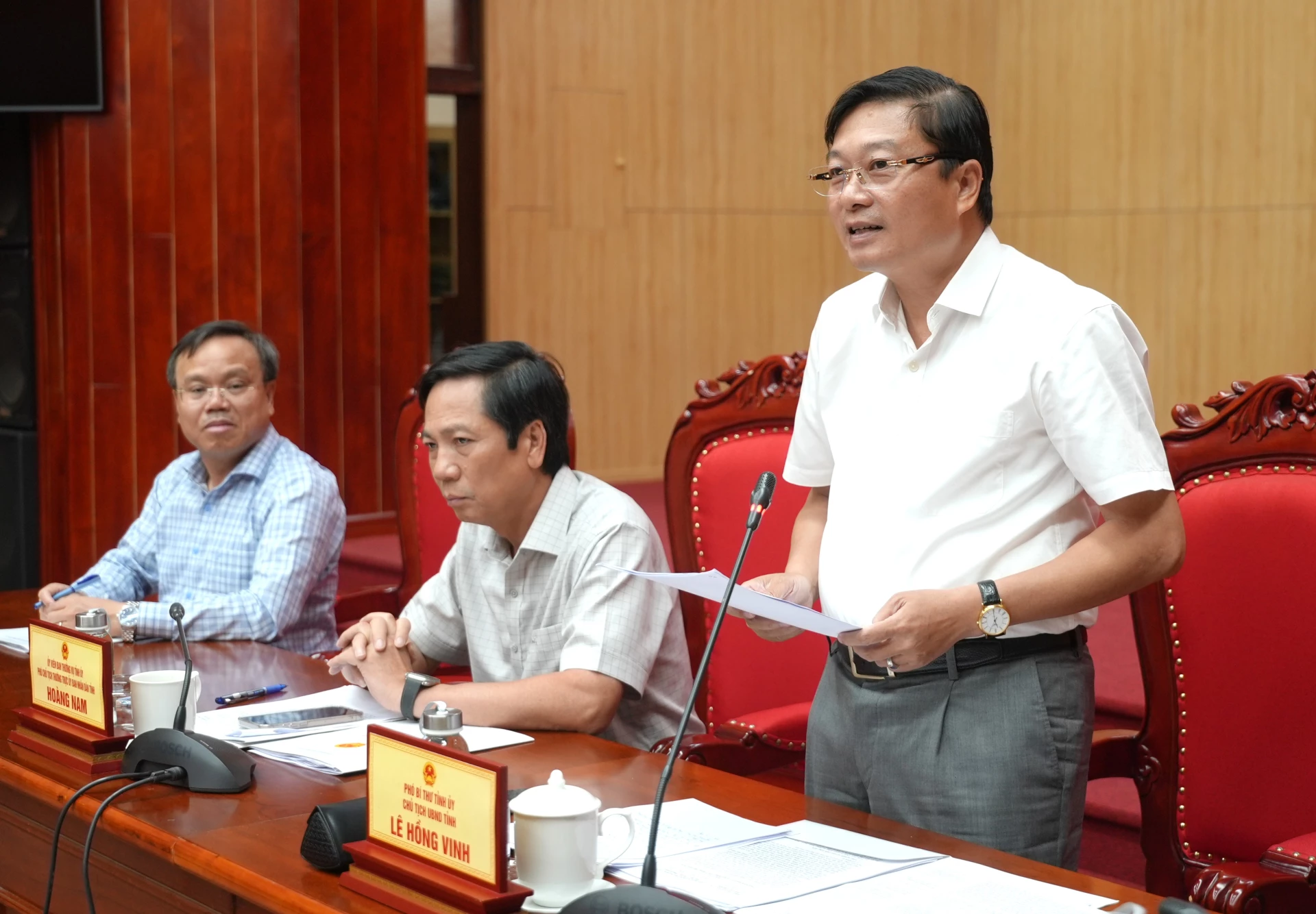 Đồng chí Lê Hồng Vinh, Chủ tịch UBND tỉnh kết luận phiên họp - Ảnh: T.Đ