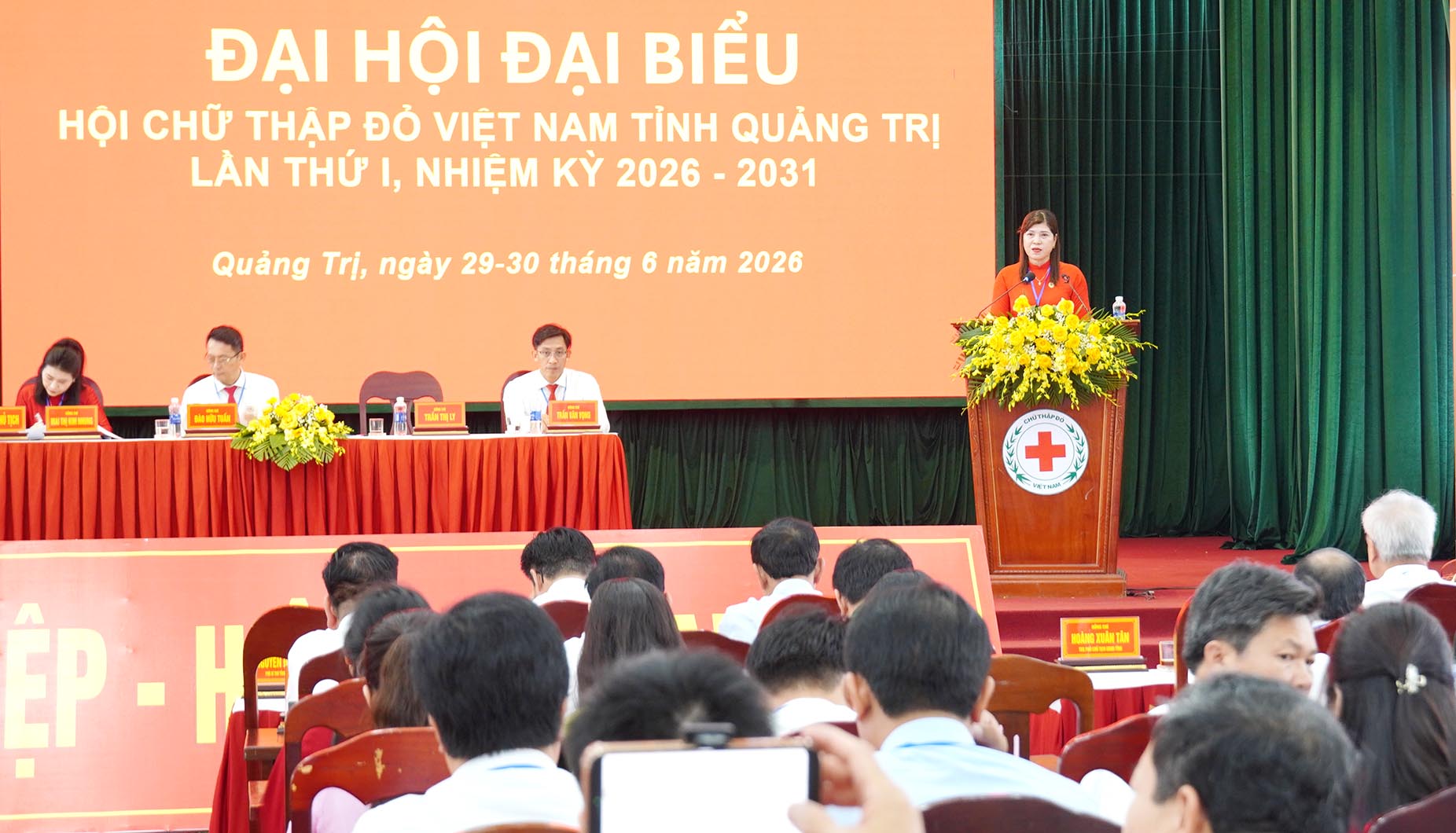 Đại biểu tham luận - Ảnh: C.H